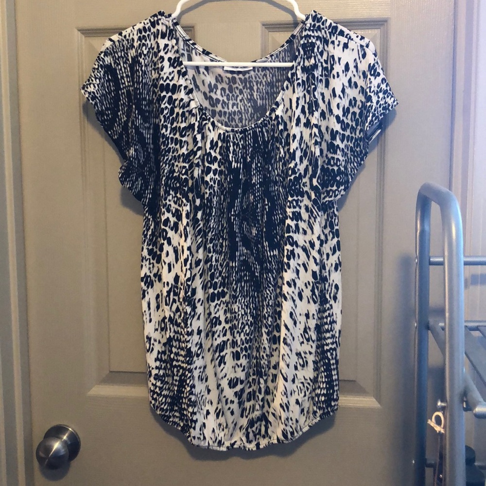 New York and Co stretchy shirt